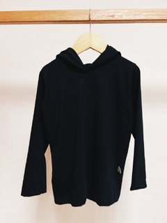 Pronta entrega - Camiseta manga longa com capuz liso basics na internet