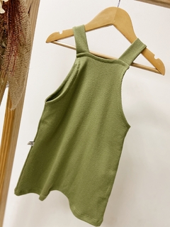 Pronta entrega - Jardineira curta kids block oliva