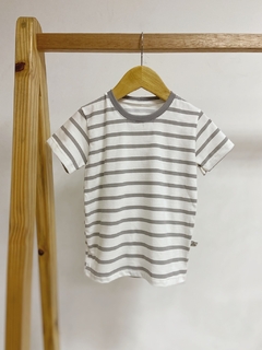 Pronta entrega - Camiseta Kids Manga curta listra cinza pedra - You Boy Kids