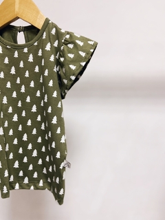 Imagem do Pronta entrega - Blusa babado verde cactus pinheirinhos off botão pérola