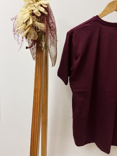 Pronta entrega - Camiseta adulta manga curta vinho HOHOHO - loja online