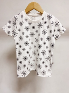 Pronta entrega - Camiseta Kids Manga curta off flocos de neve preto - You Boy Kids