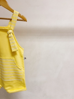 Pronta entrega - jardineira nó kids yellow detalhes estampado Stripes - You Boy Kids
