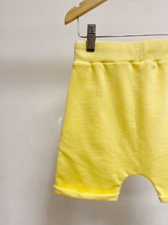 Pronta entrega - Bermuda Saruel kids bolso canguru moletinho yellow - comprar online