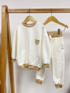 Imagem do Pronta entrega - Conjunto moletom oversized + calça jogger retrô off detalhe doce de leite estampa bear peluciado medio