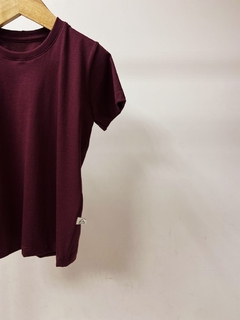 Pronta entrega - Camiseta manga curta lisa vinho na internet