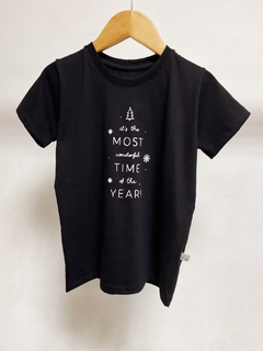 Pronta entrega - Camiseta kids preta manga curta it’s the most wonderful time off the year em off - You Boy Kids