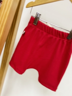 Pronta entrega - Bermuda saruel Kids com botões canelado Vermelho - You Boy Kids