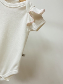 Pronta entrega - Body manga curta off babado bordado picueta rosa claro - loja online