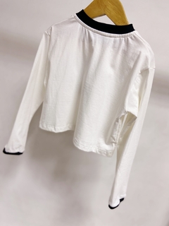 Pronta entrega - Cropped manga longa over off you are loved detalhe friso preto - loja online