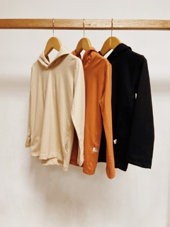 Pronta entrega - Camiseta manga longa com capuz liso basics - comprar online