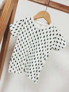 pronta entrega - Camiseta Kids Manga curta estampa off pinheirinhos verde - comprar online