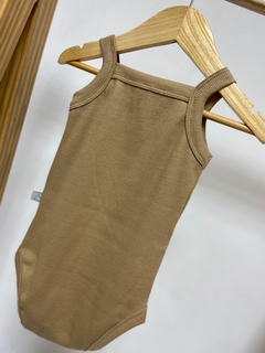 Pronta entrega - Body regata canelado avelã