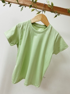 Pronta entrega - Camiseta manga curta lisa verde fabula - loja online
