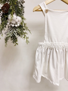 Pronta entrega - Salopete frente botões em madeira off - loja online