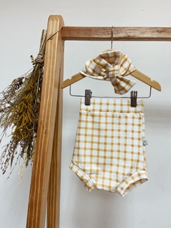 Pronta entrega -Shorts Hotpant com turbante Moletinho com elastano estampado xadrez mostarda