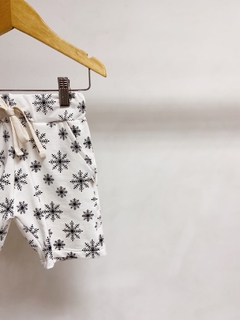 Pronta entrega - Bermuda Jogger kids off flocos de neve preto na internet