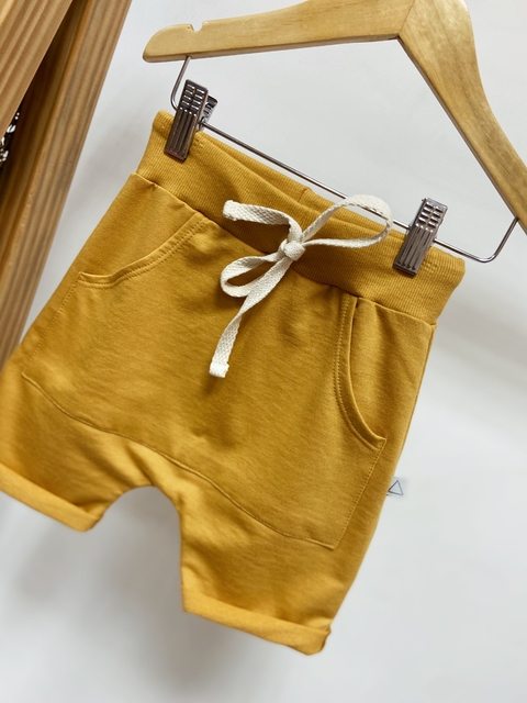 pronta entrega- Bermuda Saruel kids bolso canguru moletinho mostarda