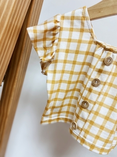 Imagem do Pronta entrega - Conjunto cropped babado + shorts babado xadrez mostarda
