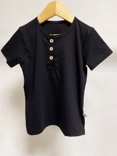 Pronta entrega - Camiseta manga curta kids botões madeira natural preto - You Boy Kids