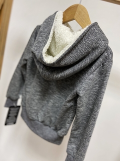 Pronta entrega - Casaco tradicional com capuz pelinho estampa RAINBOW pelinhos - loja online