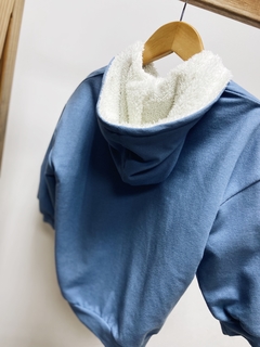 Pronta Entrega - Jaqueta denim com capuz forrada polar - comprar online