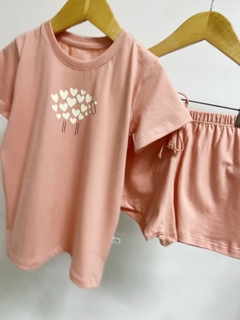 Pronta Entrega - Pijaminha curto gloss ovelhinha corações brilha no escuro - loja online