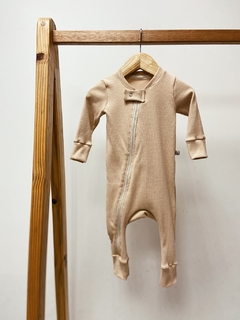 Pronta entrega - Macacão ziper com punho canelado doce de leite - loja online