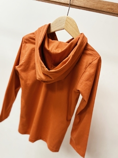 Pronta entrega - Camiseta manga longa com capuz telha escrita take it easy off - loja online