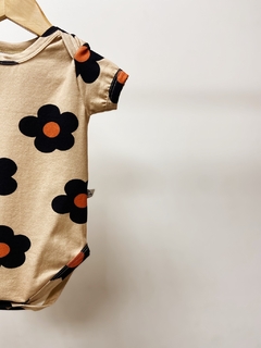 Pronta entrega - Body manga curta flores estamparia digital - comprar online