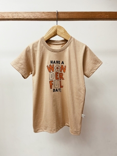 Pronta entrega - Camiseta manga curta doce de leite estampa have a wonderful day na internet