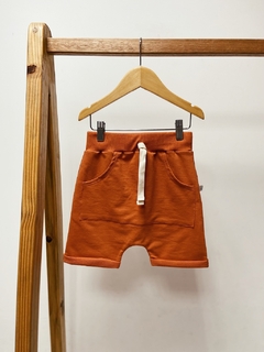 Pronta entrega - Bermuda Saruel kids bolso canguru moletinho telha