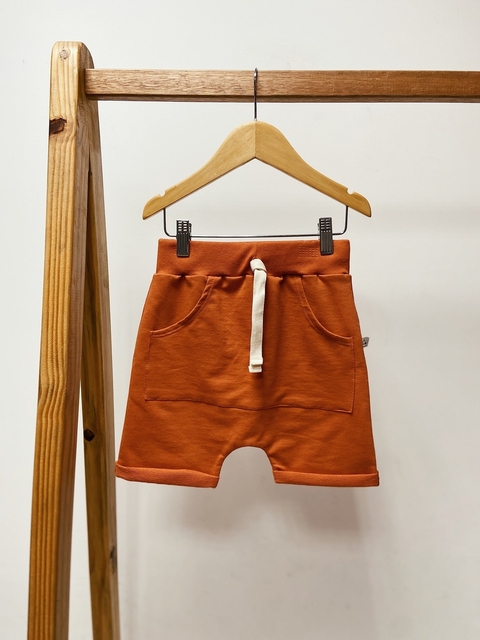 Pronta entrega - Bermuda Saruel kids bolso canguru moletinho telha