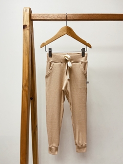 Pronta entrega - Calça jogger kids canelado doce de leite - loja online