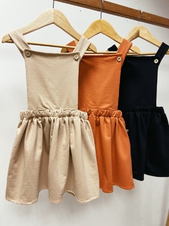 Pronta entrega - Salopete kids botões em madeira natural moletinho