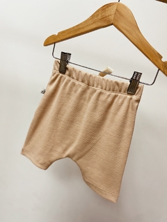 Imagem do pronta entrega - Bermuda saruel kids com botões canelado doce de leite