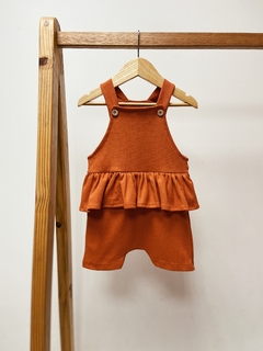 Pronta entrega - Jardineira curta babado kids block telha - comprar online