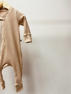 Pronta entrega - Macacão ziper com punho canelado doce de leite - You Boy Kids
