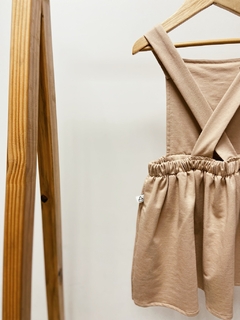 Pronta entrega - Salopete kids botões em madeira natural moletinho