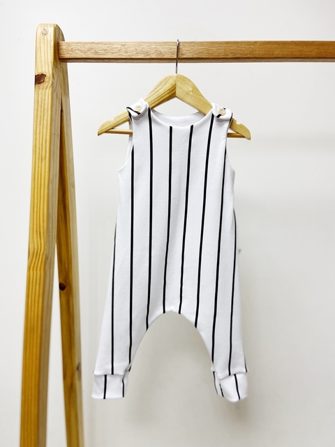 pronta entrega - Macacão regata longo com botão em madeira estampado listra retro