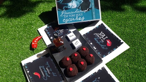 Caixa Explosão Brincadeiras em Tons mais Escuros