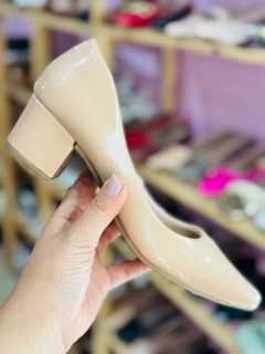 Scarpin Basic Salto Bloco Nude Rosado - comprar online