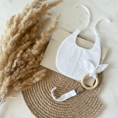 Kit 3 Piezas Portachupete, Mordillo, Babero para Bebés Personalizado - comprar online