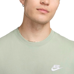 Camiseta Nike Sportswear Club Unissex na internet