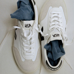 Tênis Veja Volley Canvas White/Black - loja online