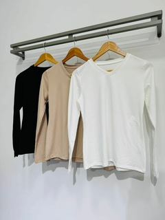 Remera mangas largas cuello V modal soft (T. Aprox M/L) - comprar online