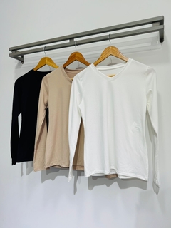 Remera mangas largas cuello V modal soft (T. Aprox M/L) en internet