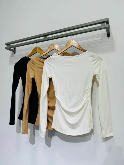 Remera modal soft con frunce y tajo (T. Aprox: M) - comprar online
