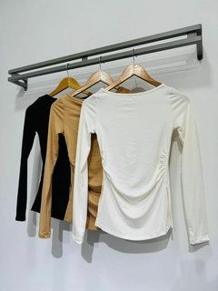 Remera modal soft con frunce y tajo (T. Aprox: M) FALTA MARINO Y NATURAL EN FOTO en internet