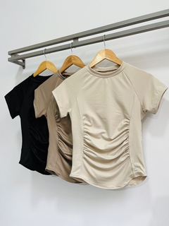Remera modal cuello alto con frunce adelante mangas cortas (Talle Aprox. M/L) en internet